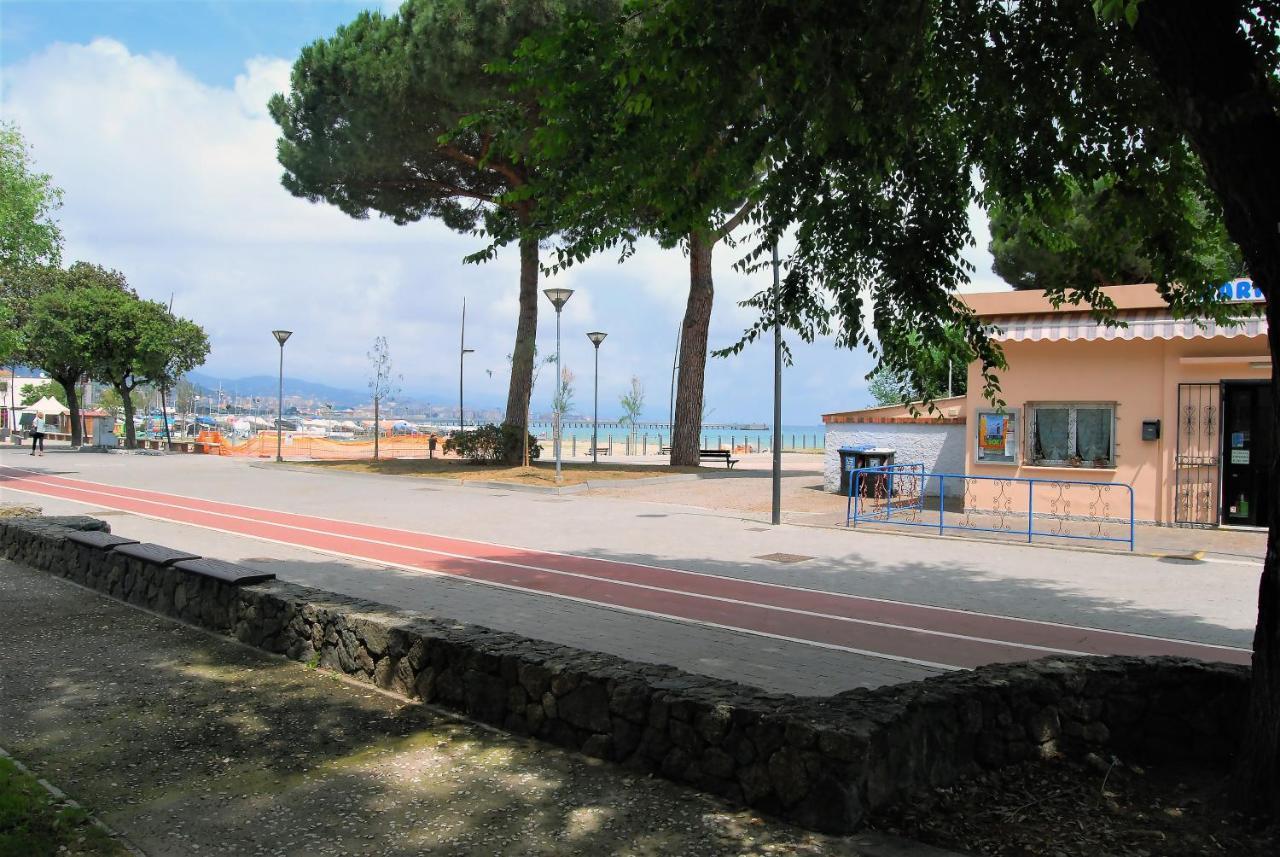 Costa Del Molo - Casa E Lavoro Apartment Vado Ligure Exterior photo
